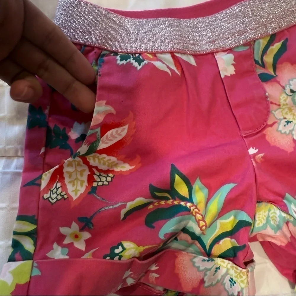 Like New Gap Floral Pink Shorts with Glitter Waistband size 4/5 (XS)
